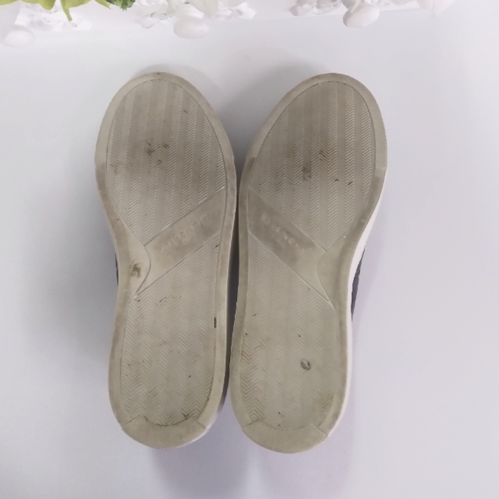 Givenchy star slip on sneakers size 35 US 5 - Picture 9 of 11